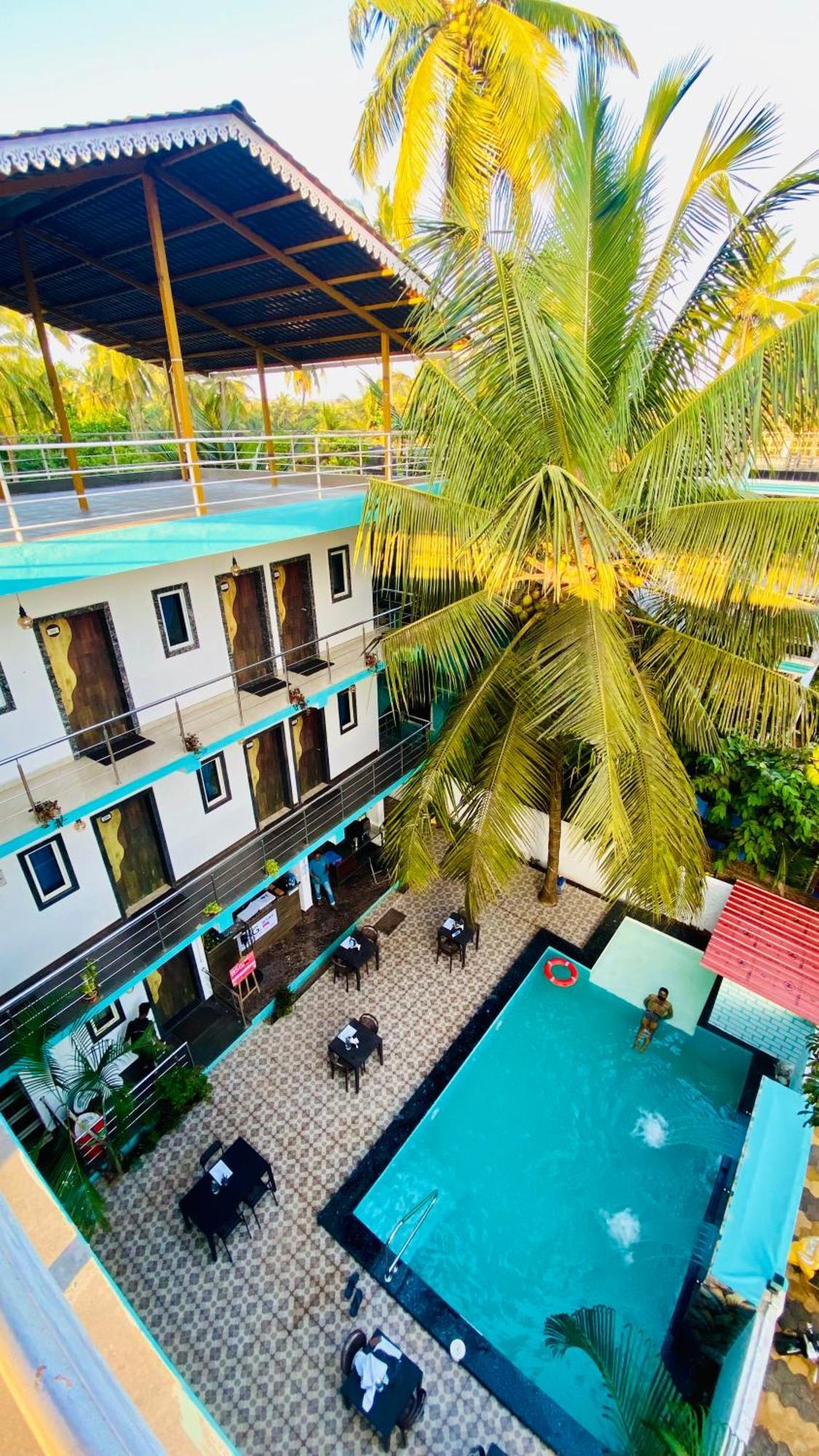 Bsg Stay - Turtle Beach Morjim Goa Esterno foto