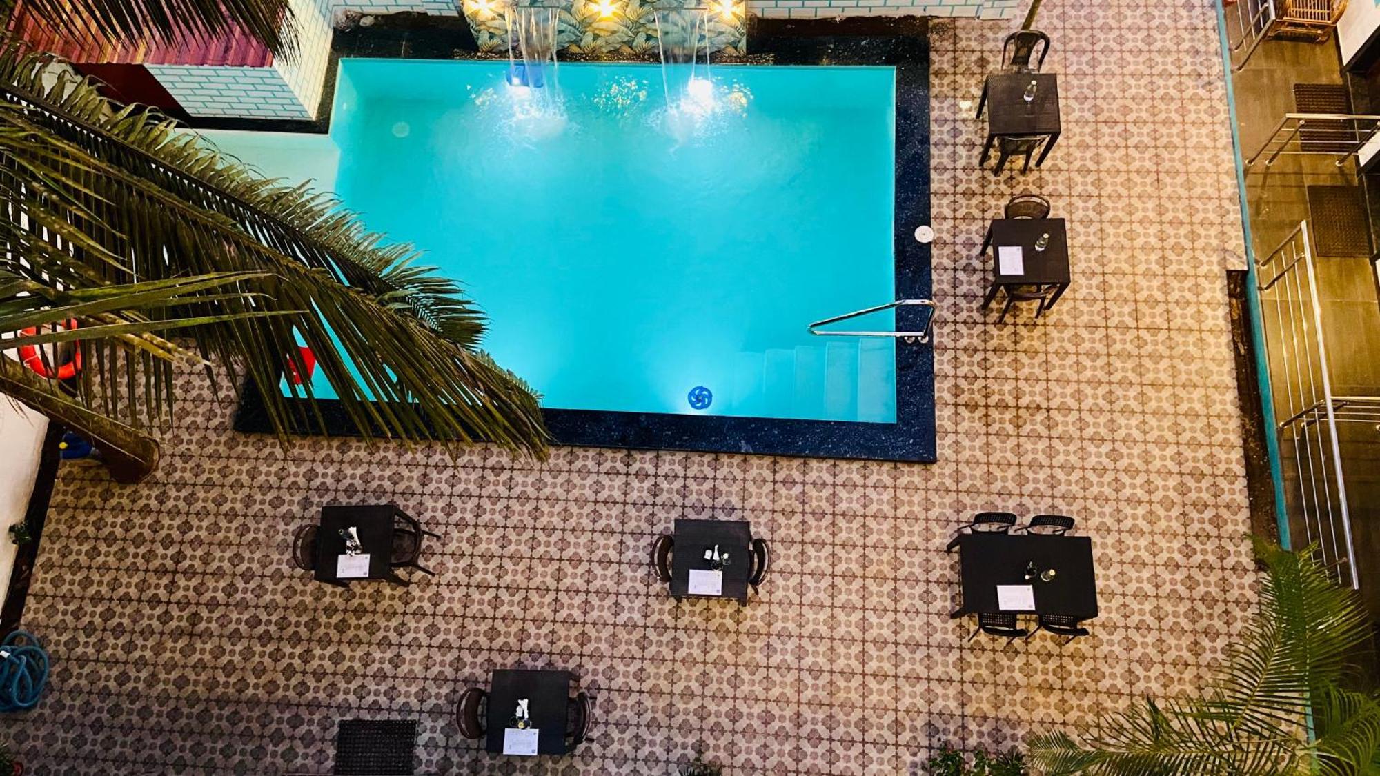 Bsg Stay - Turtle Beach Morjim Goa Esterno foto
