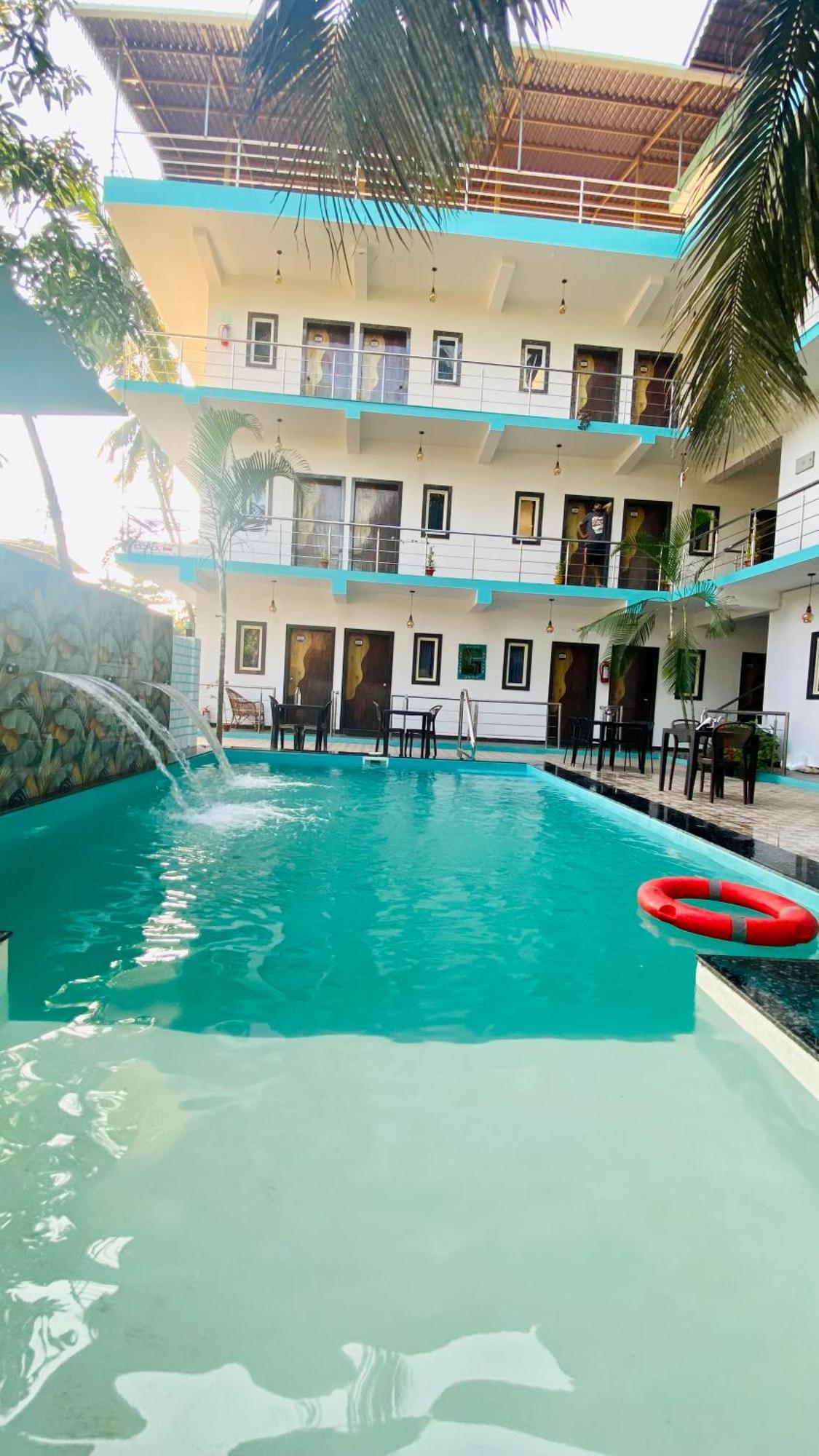 Bsg Stay - Turtle Beach Morjim Goa Esterno foto